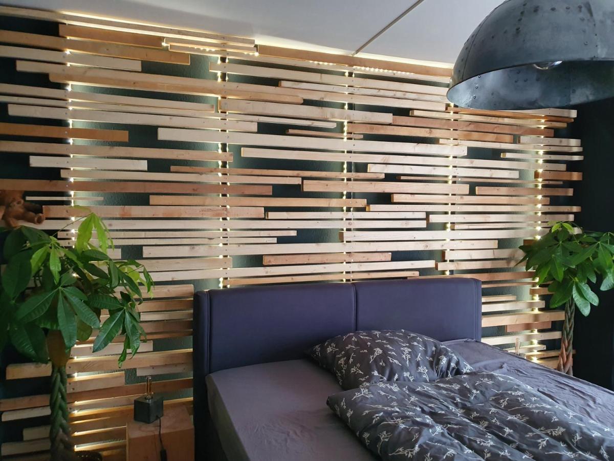 Black&Wood Design FeWo im Zentrum Cottbus Exterior foto