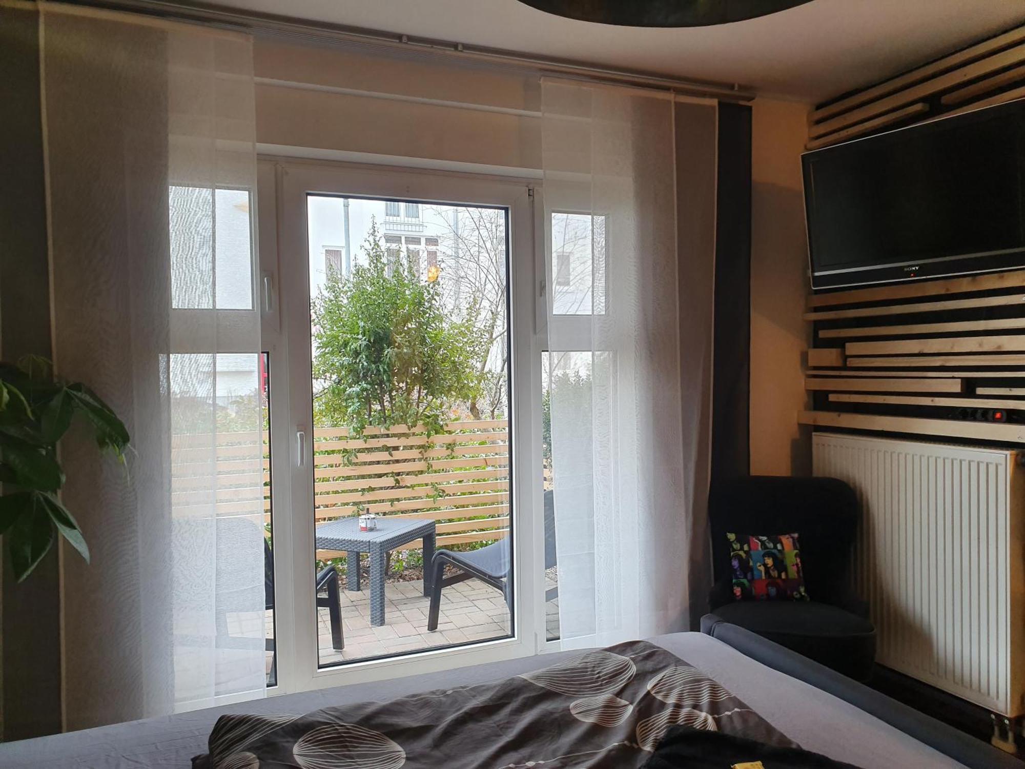 Black&Wood Design FeWo im Zentrum Cottbus Exterior foto